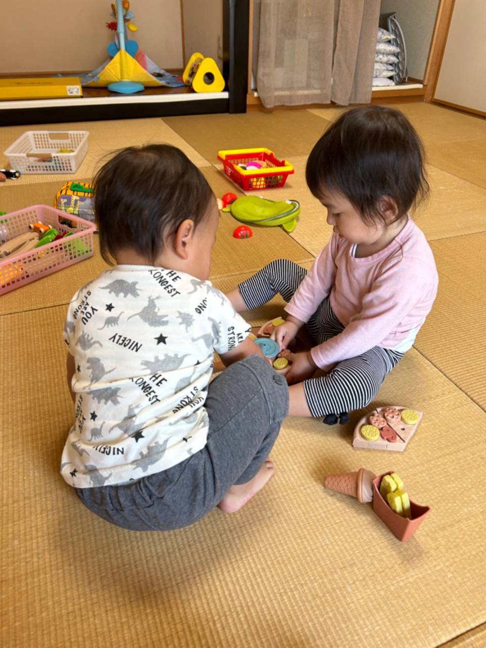 盛り上がる子ども達と一緒に！託児所で楽しいごっこ遊びをする方法